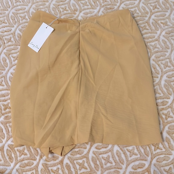Mini faux wrap skirt, Sz small - Picture 3 of 3